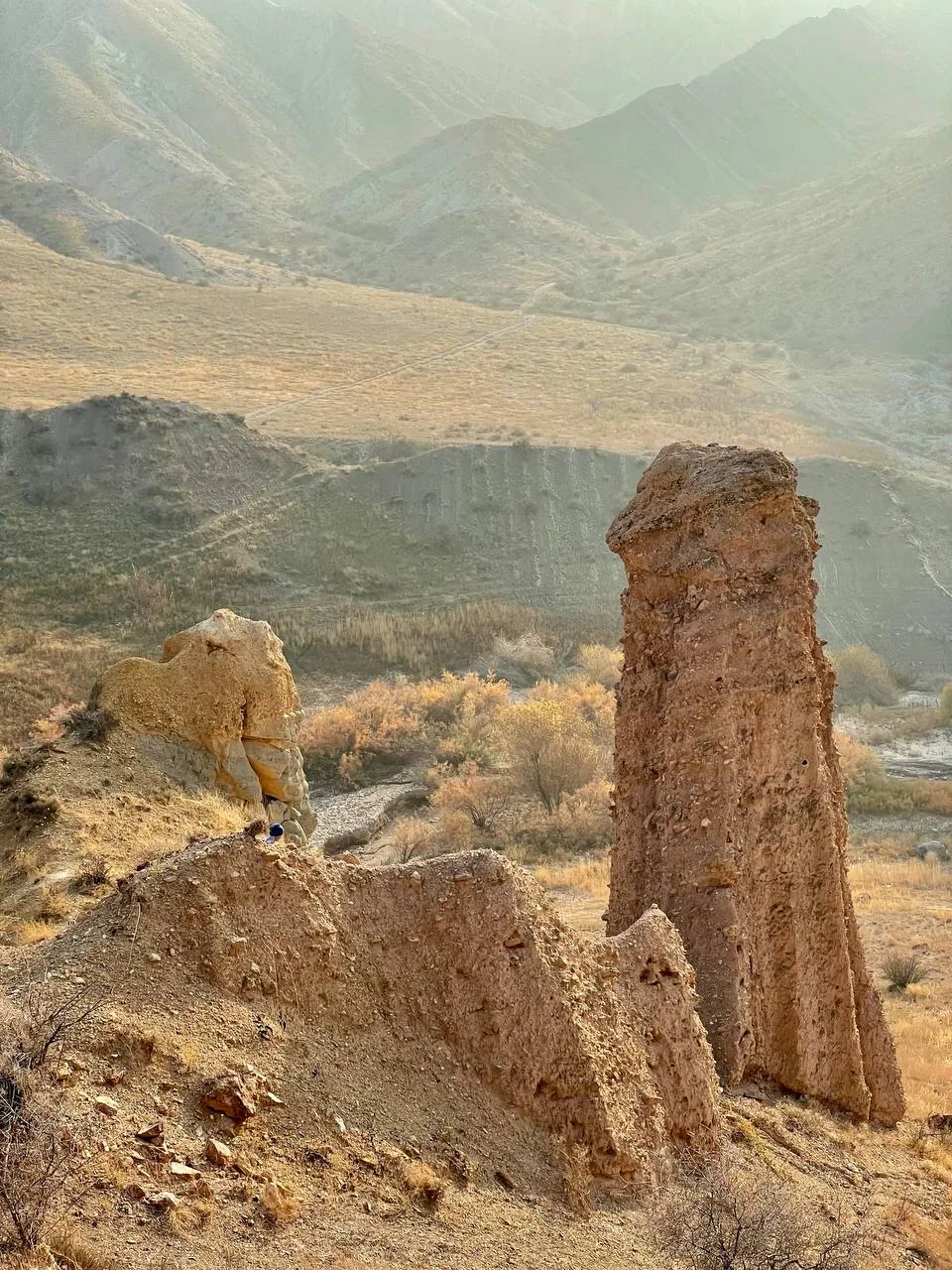 Армения, горы и тёплый вечер у бассейна